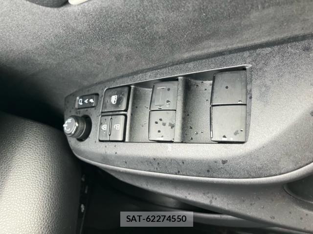 Toyota YARIS 2023-03 7360704-21