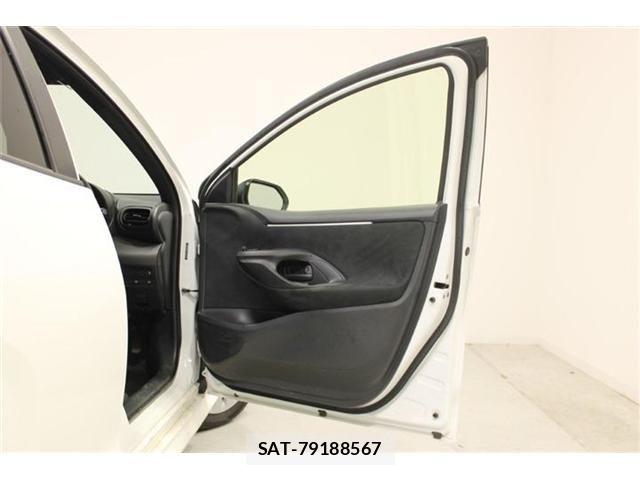 Toyota YARIS 2024-02 7360711-28