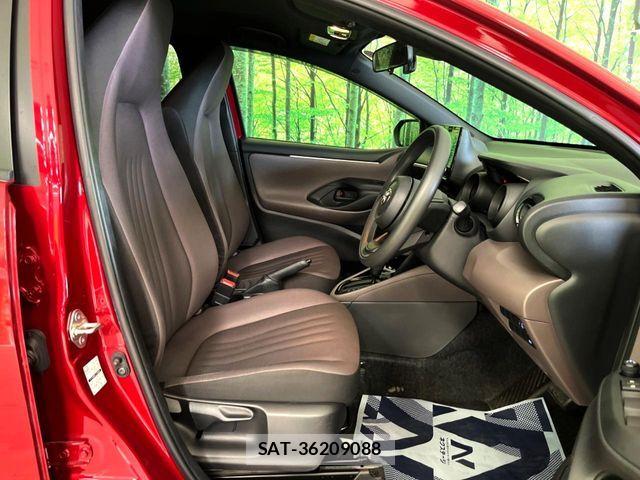 Toyota YARIS 2020-09 7360706-13