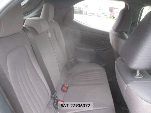 Toyota YARIS 2021-06 7395085-11
