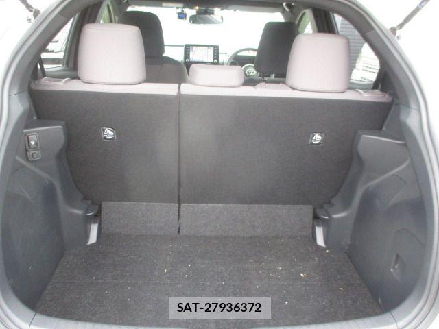 Toyota YARIS 2021-06 7395085-12