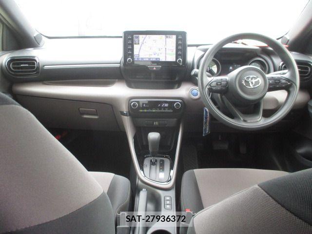 Toyota YARIS 2021-06 7395085-15