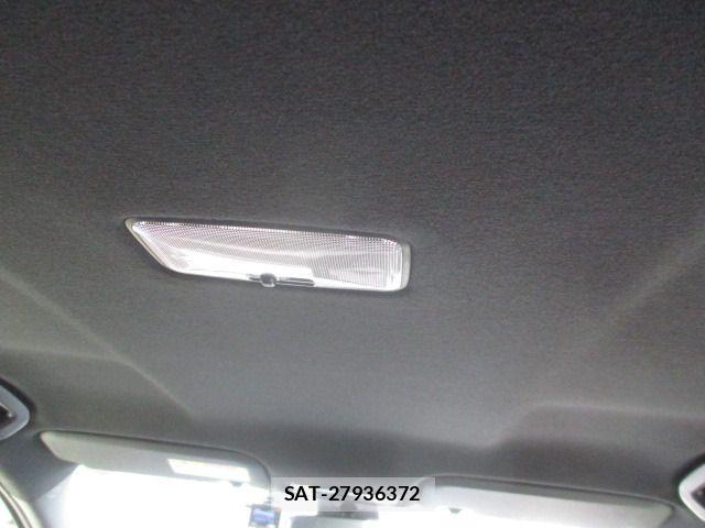 Toyota YARIS 2021-06 7395085-16