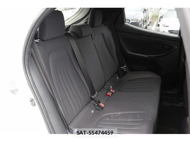 Toyota YARIS 2023-05 7395083-16