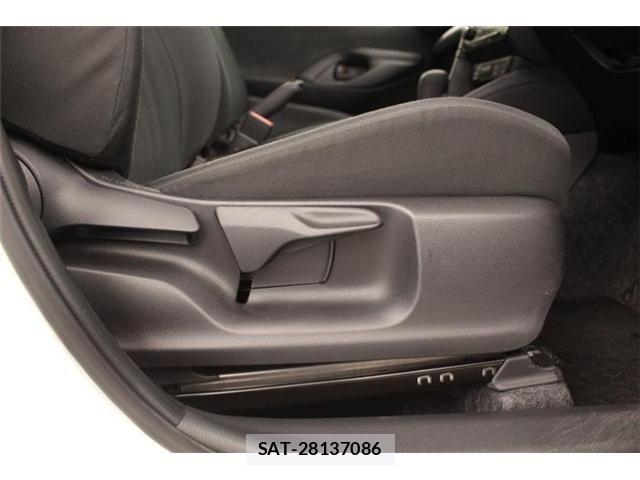 Toyota YARIS 2024-09 7395082-25