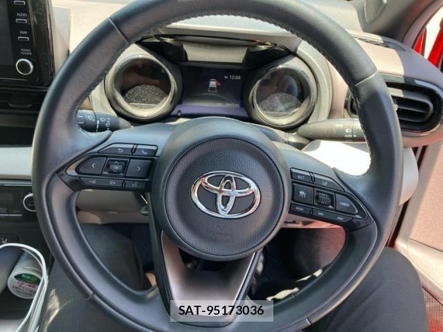 Toyota YARIS 2020-02 7459192-11