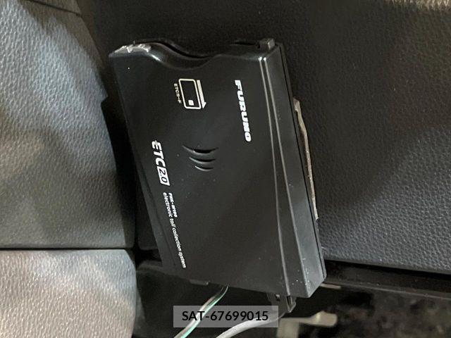 Toyota YARIS 2021-03 7459190-4