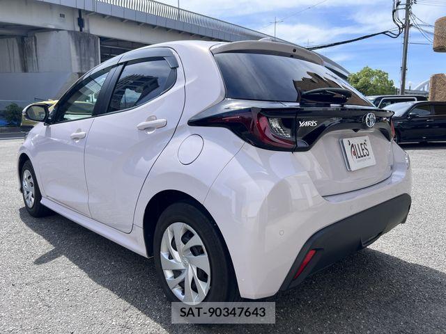 Toyota YARIS 2022-08 7459193-9