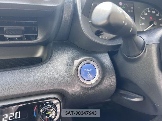 Toyota YARIS 2022-08 7459193-16