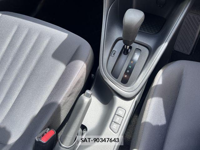 Toyota YARIS 2022-08 7459193-21