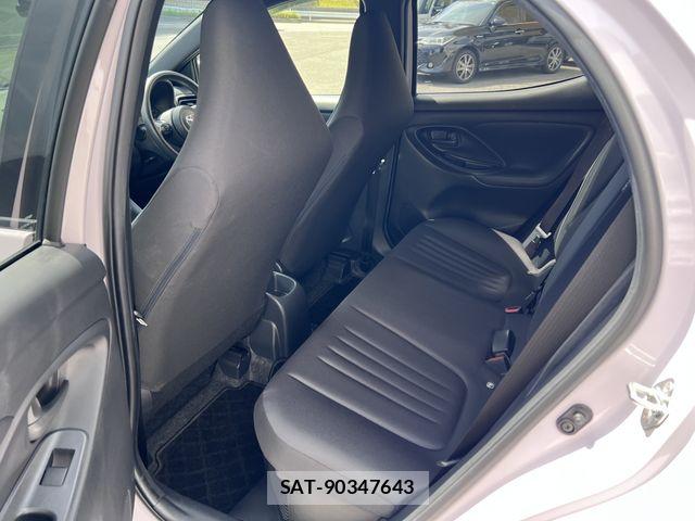 Toyota YARIS 2022-08 7459193-25