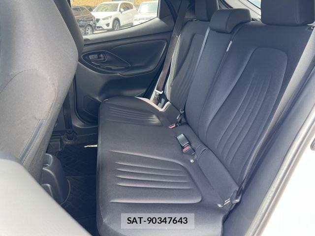 Toyota YARIS 2022-08 7459193-26