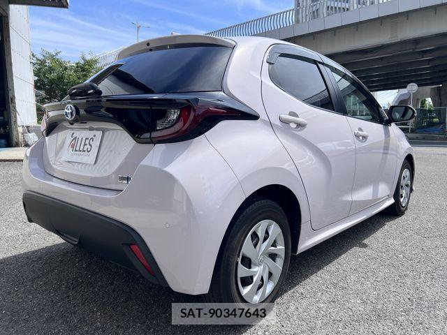 Toyota YARIS 2022-08 7459193-7