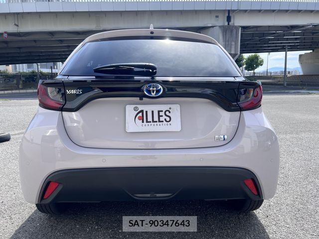 Toyota YARIS 2022-08 7459193-8