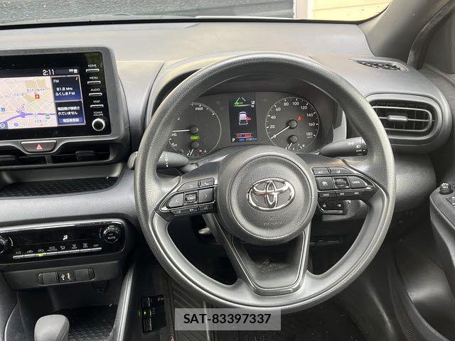 Toyota YARIS 2023-02 7459186-13