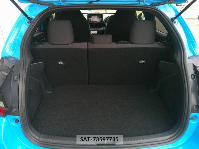 Toyota YARIS 2023-08 7459183-17