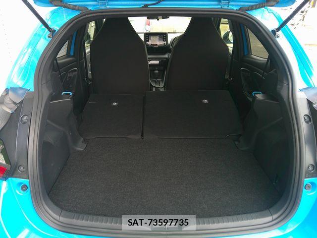 Toyota YARIS 2023-08 7459183-18