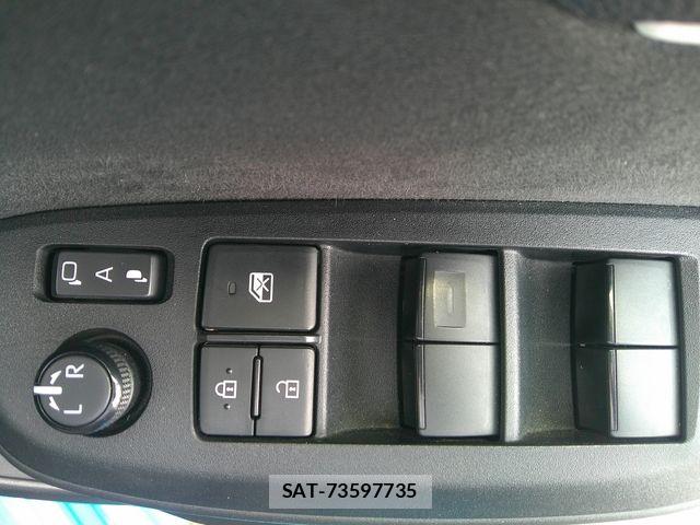 Toyota YARIS 2023-08 7459183-20