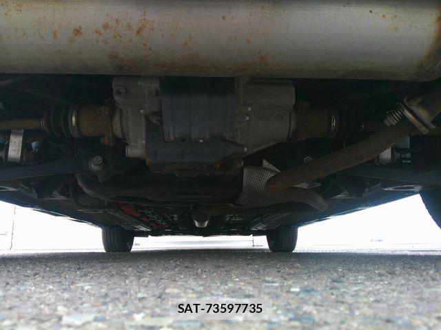 Toyota YARIS 2023-08 7459183-29
