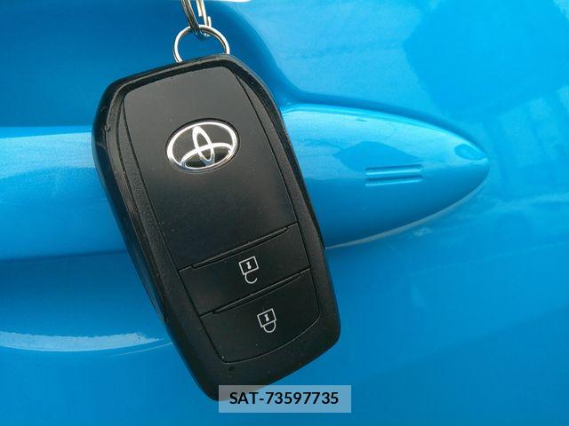 Toyota YARIS 2023-08 7459183-7