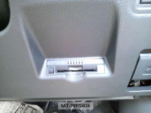 Toyota YARIS 2023-02 7504168-17