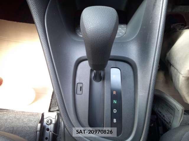 Toyota YARIS 2023-02 7504168-18