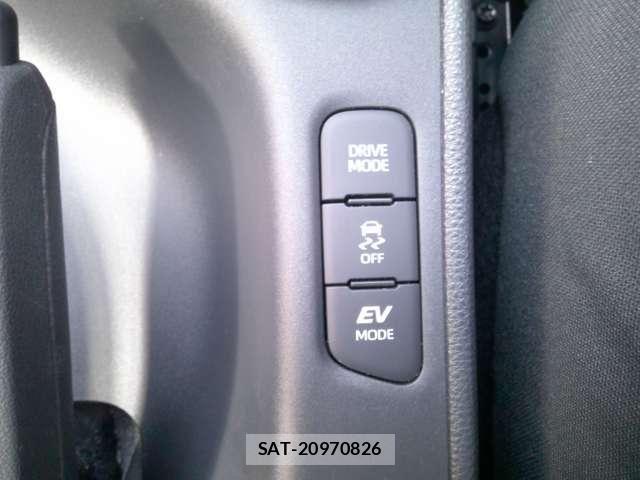 Toyota YARIS 2023-02 7504168-19