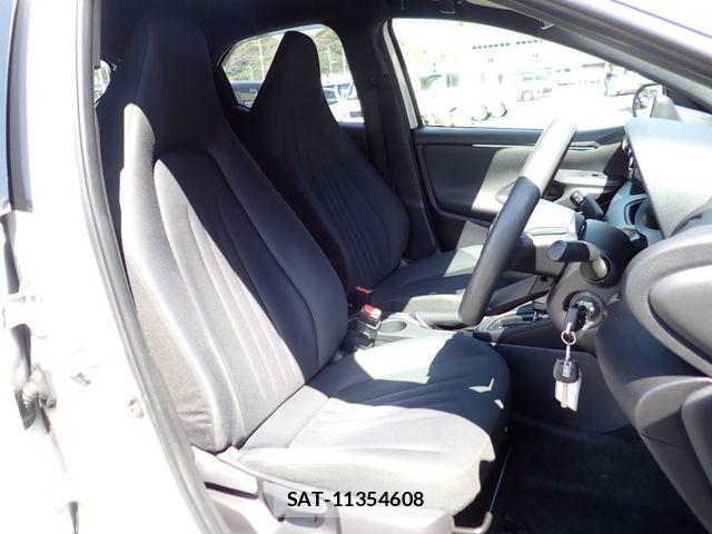 Toyota YARIS 2021-03 7510594-17