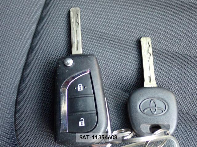 Toyota YARIS 2021-03 7510594-21