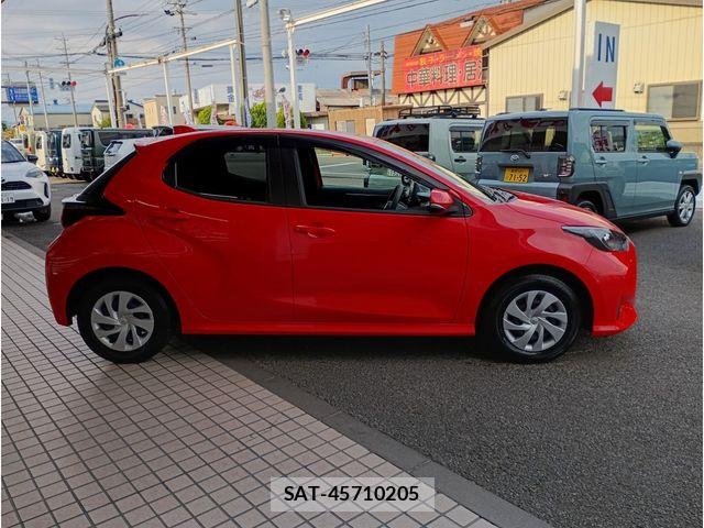 Toyota YARIS 2022-09 7563142-3