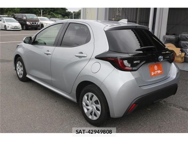 Toyota YARIS 2023-08 7621677-9