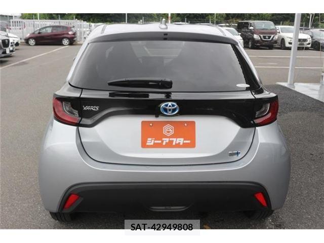 Toyota YARIS 2023-08 7621677-10