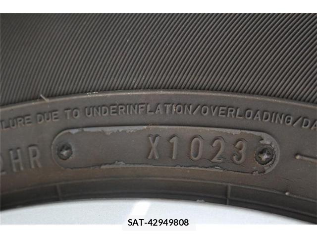 Toyota YARIS 2023-08 7621677-19