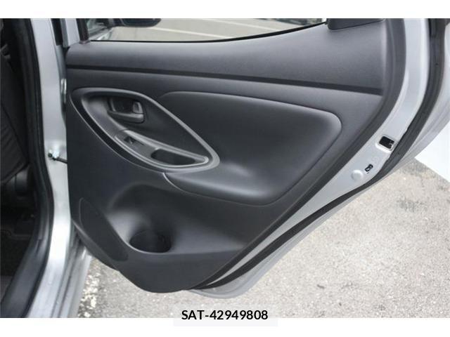 Toyota YARIS 2023-08 7621677-29