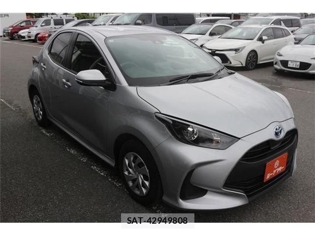 Toyota YARIS 2023-08 7621677-5