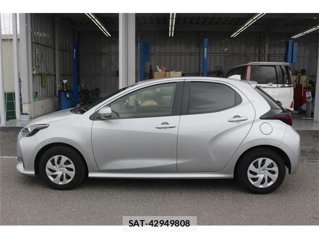 Toyota YARIS 2023-08 7621677-8