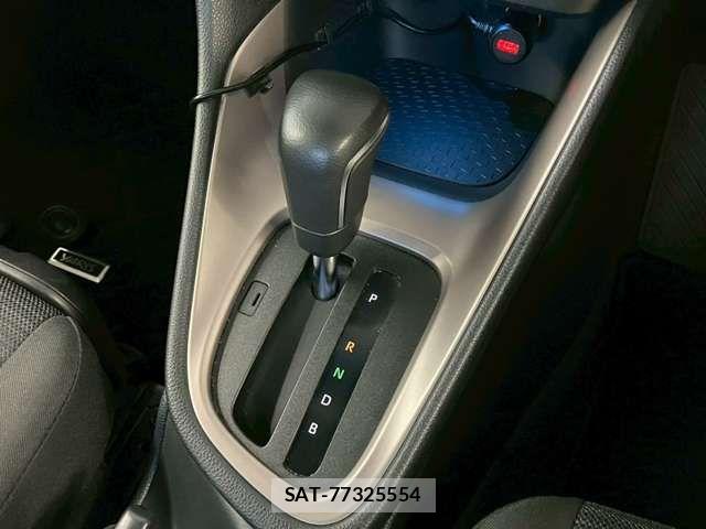 Toyota YARIS 2022-06 7621671-10