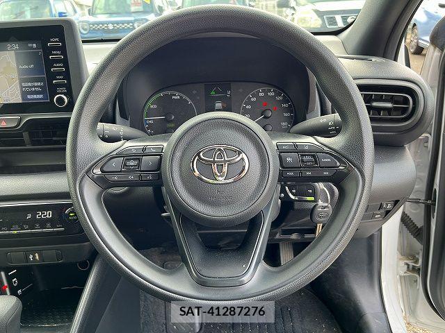 Toyota YARIS 2023-04 7621675-13