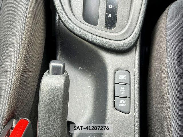 Toyota YARIS 2023-04 7621675-16