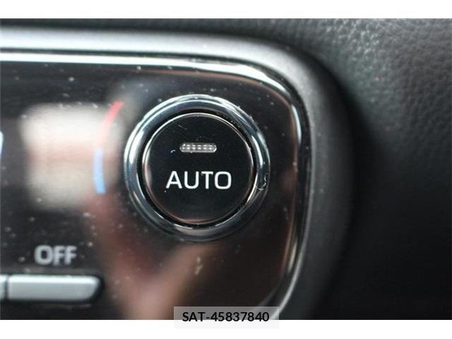 Toyota YARIS 2025-02 7621673-22