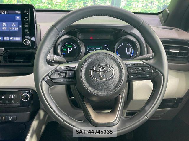 Toyota YARIS 2021-08 7621672-10