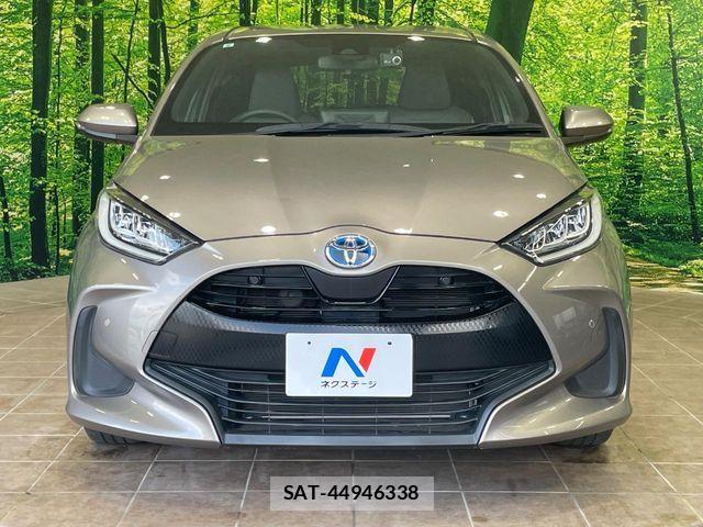 Toyota YARIS 2021-08 7621672-13