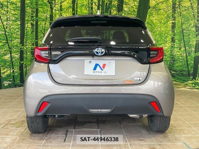 Toyota YARIS 2021-08 7621672-14