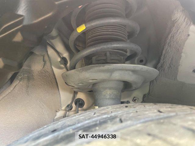 Toyota YARIS 2021-08 7621672-19
