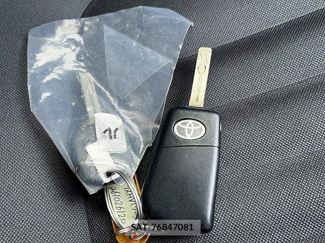 Toyota YARIS 2023-03 7621674-11