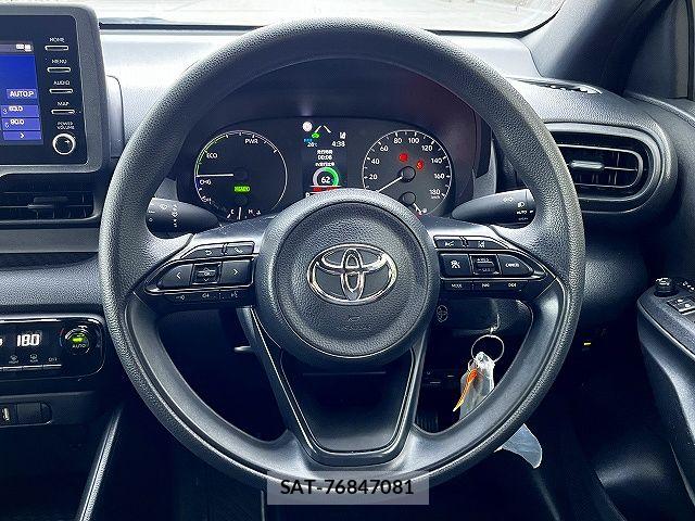 Toyota YARIS 2023-03 7621674-13