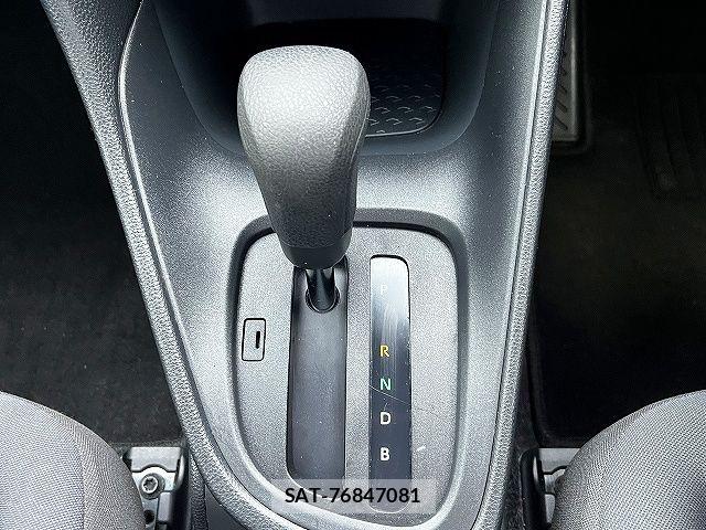 Toyota YARIS 2023-03 7621674-19