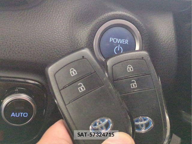Toyota YARIS 2021-02 7731222-12