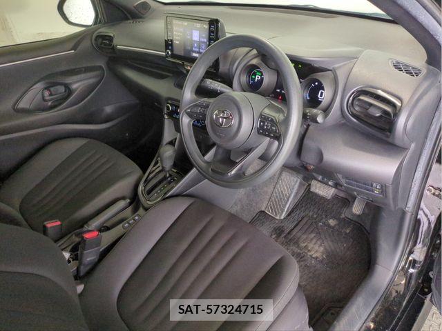 Toyota YARIS 2021-02 7731222-24