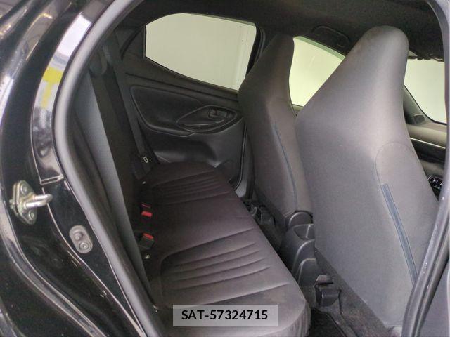 Toyota YARIS 2021-02 7731222-26